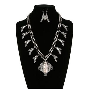 SW Feather & Faux White Buffalo Set - Navajo Pearl Style Necklace & Earrings
